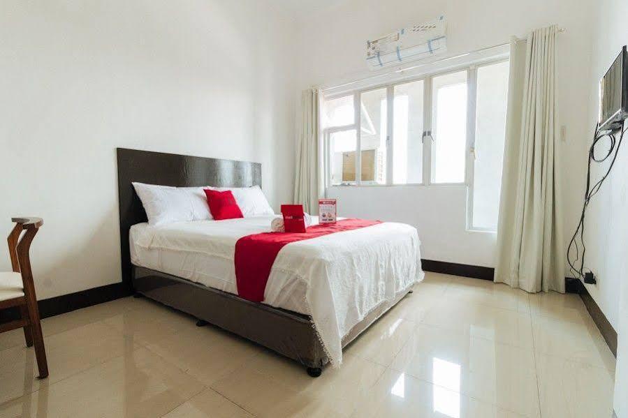 Reddoorz Plus At Banawe Quezon City Cidade Quezon Exterior foto