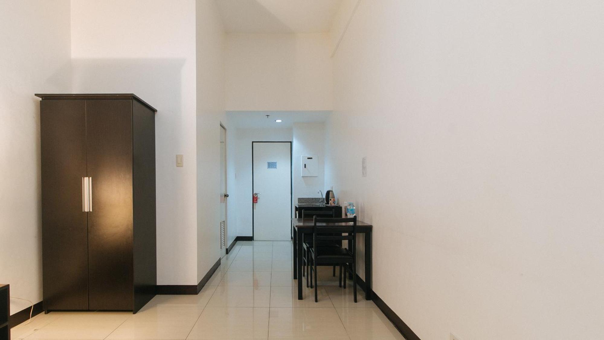Reddoorz Plus At Banawe Quezon City Cidade Quezon Exterior foto